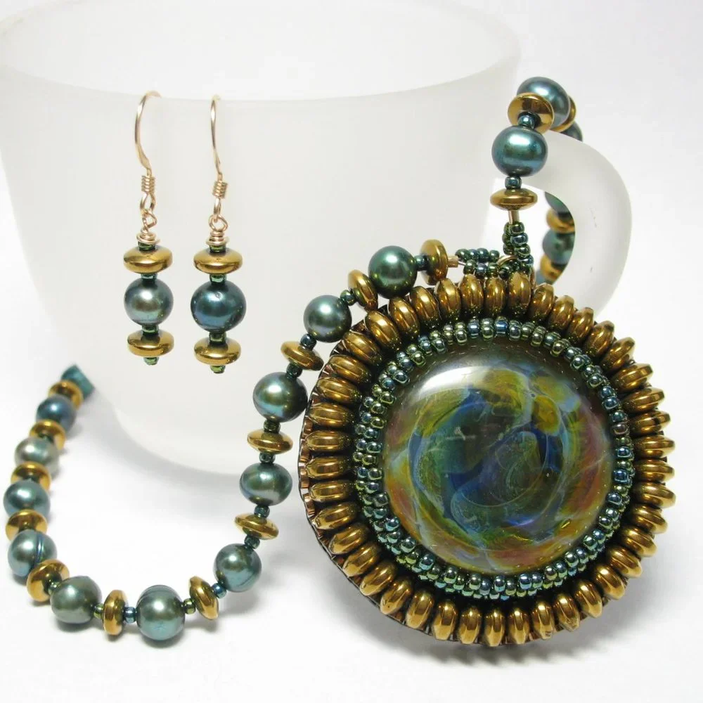 Boro Glass Cabochon and pearl necklace set